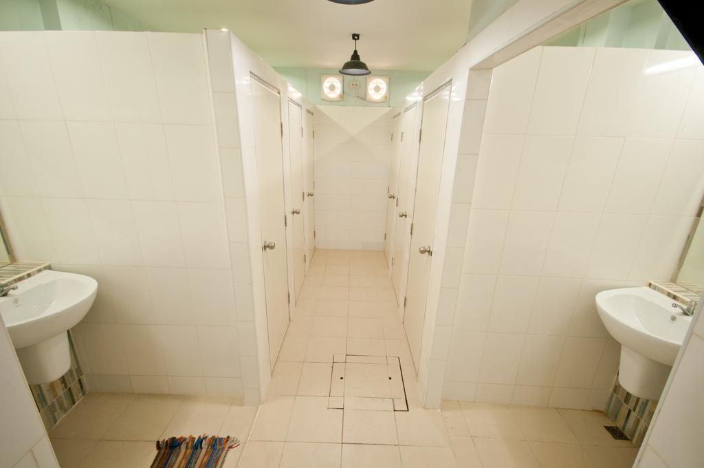 Hotel Capsule Suratthani Сурат-Тхані Екстер'єр фото
